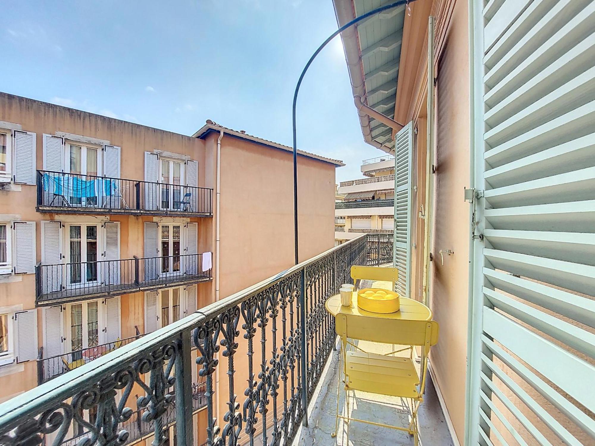 Nestor&jeeves - Palais Du Port - Balcony - Port Place Du Pin Apartment